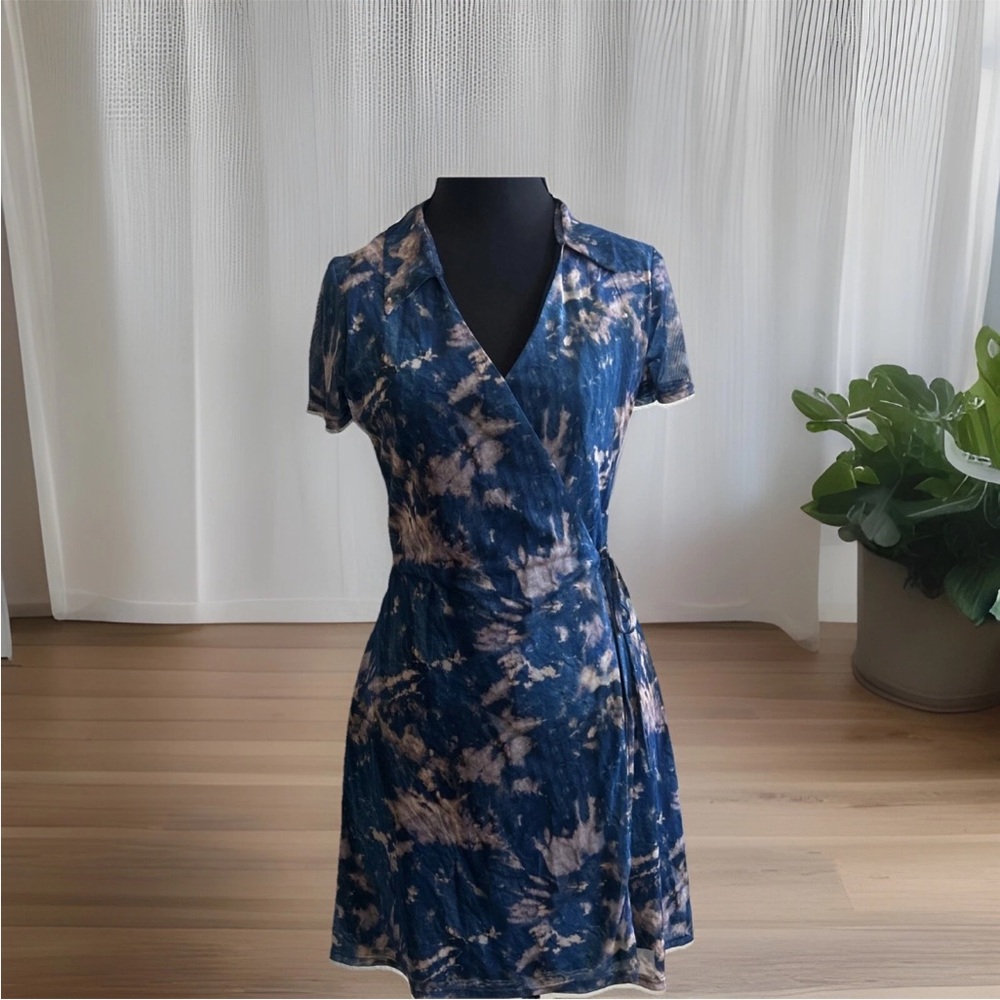 🆕Urban Outfitters Blue/ Floral Tye-Dye Mesh Wrap  Mini Dress Chic Style Small
